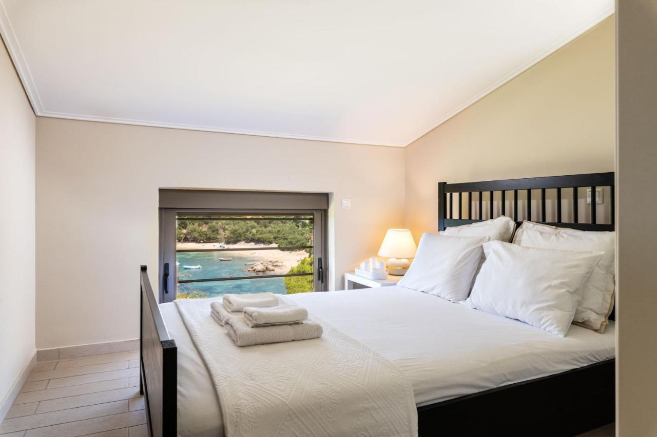 Villa Idyle - Beachfront Residence Tragana  Luaran gambar